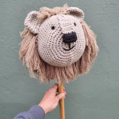 LEÓN CON PALO en internet