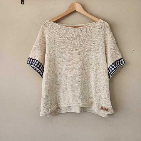 SWEATER PONCHO PILAR - comprar online