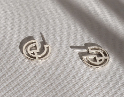 Argola de prata 950 jóia minimalista com design autoral