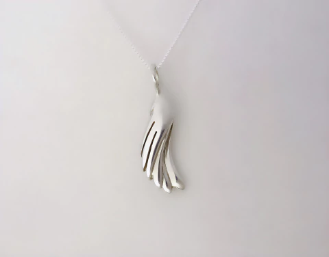 Pingente Asa. Jóias feitas à mão em prata 950.