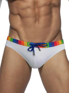 Sunga Obeach Pride en internet