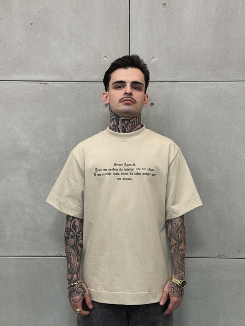 Camiseta Prayer - Areia - Oversized
