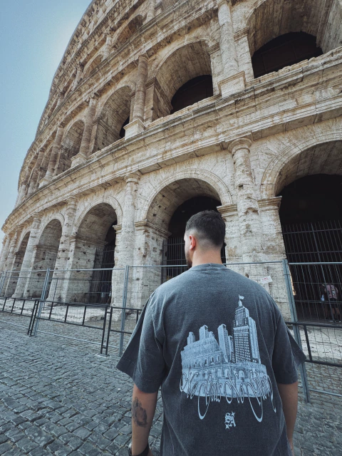 Camiseta Colosseo - Estonada - Oversized