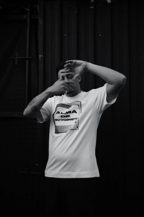 Camiseta TV - Branca - Alma de Protagonista - comprar online