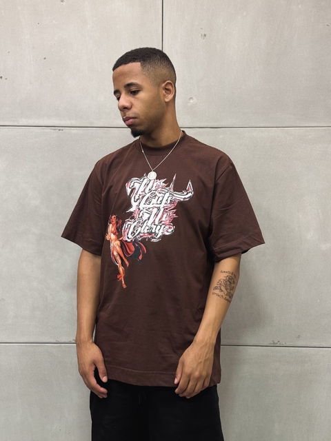 Camiseta Oversized NO GUTS NO GLORY GRAPHIC - MARROM