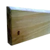 Rodapé de Pinus Tratado (Autoclave) Com Nó