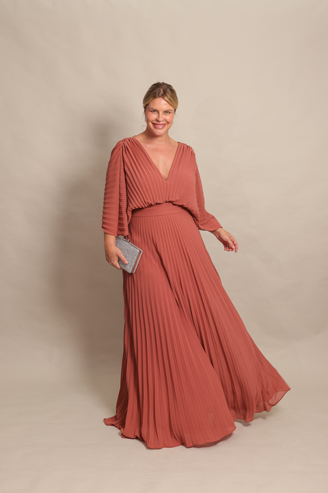 Vestido Longo Plissado Cappuccino/Terra Adriana - comprar online