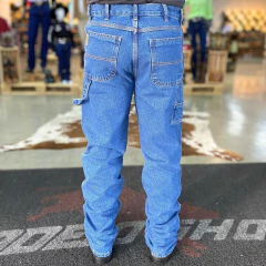 Calça masculina de carpinteiro na cor jeans, vista traseira com detalhes dos bolsos.