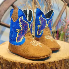 Bota infantil Tex Team em marrom e azul com detalhes em bordado.