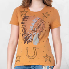 T-Shirt feminina na cor laranja com estampa de chefe indígena e detalhes em strass.