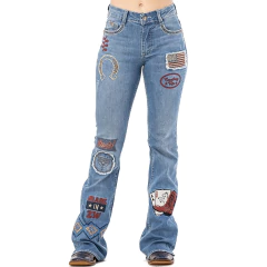 Calça jeans feminina Zenz com bordados e patches, estilo western, cor azul clara.