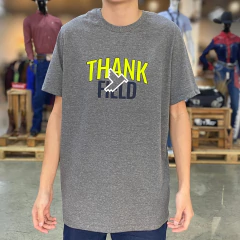 Camiseta masculina cinza com estampa amarela e preta da marca Thankfield, modelo Silkada Ref.3603