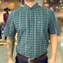 Camisa masculina xadrez em tons de verde com manga curta, modelo All Hunter, referência 4033.