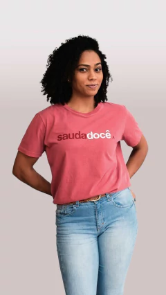 Camiseta unissex SAUDADOCÊ | cor bordô - loja online