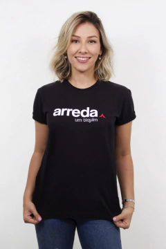 Camiseta unissex ARREDA UM TIQUIM | cor Preta - loja online