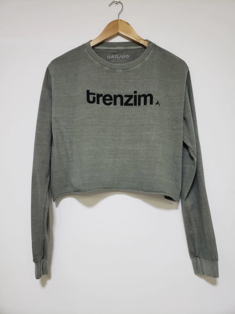 Cropped TRENZIM | cor verde militar na internet