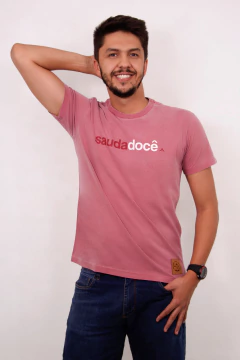 Camiseta unissex SAUDADOCÊ | cor bordô - UAILAND