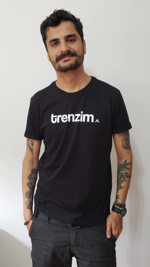 Camiseta unissex TRENZIM | cor Preta - comprar online