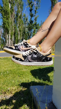 DUNK TRAVIS SCOTT negro - comprar online