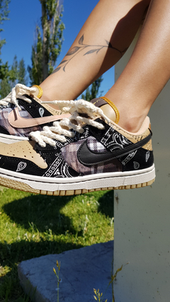 DUNK TRAVIS SCOTT negro - Xiomara Calzados