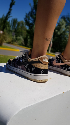 DUNK TRAVIS SCOTT negro en internet