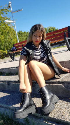 Borcegos DARCY negro en internet