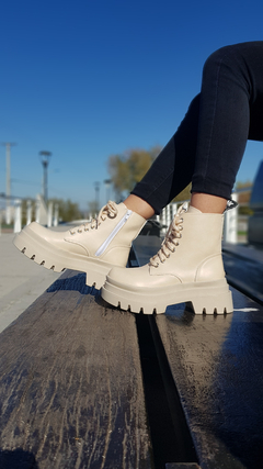 Borcegos PRAGA beige - Xiomara Calzados