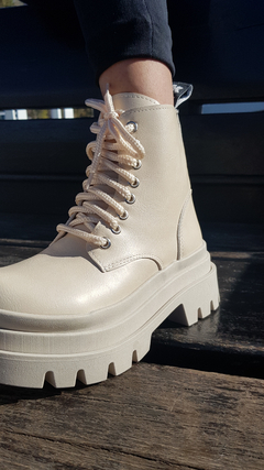 Borcegos PRAGA beige