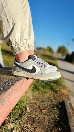 DUNK Louis Vuitton gris en internet