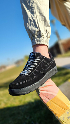 Imagen de AIR FORCE GAMUZA FULL negro