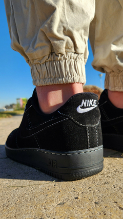 AIR FORCE GAMUZA FULL negro en internet