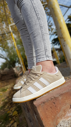 Campus 00s beige en internet