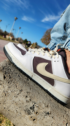 DUNK SB blanco/marrón