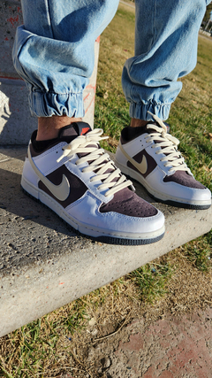 Imagen de DUNK SB blanco/marrón