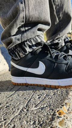 DUNK SB Negro pipa blanco - tienda online