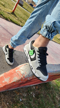 DUNK SB GRAFFITI gris