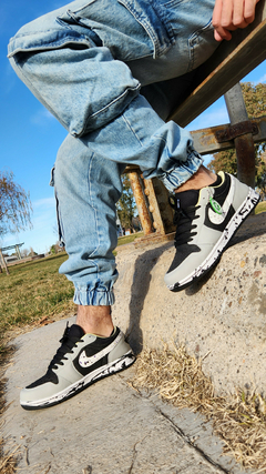 DUNK SB GRAFFITI gris - tienda online