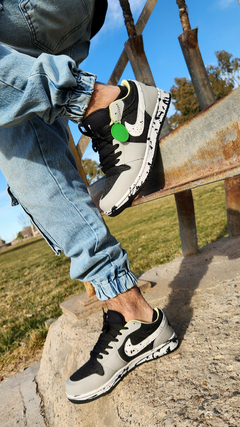 DUNK SB GRAFFITI gris - Xiomara Calzados