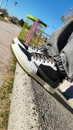 DUNK TRAVIS SCOTT inverse - comprar online