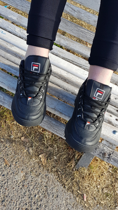 Fila RAPTOR negro en internet