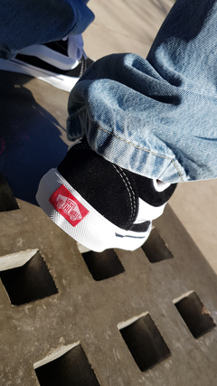VANS KNU negro en internet