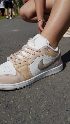 Jordan BEE beige en internet