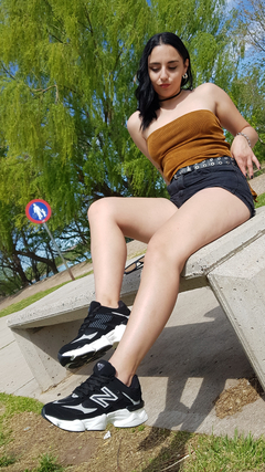 New Balance 9060 negro en internet
