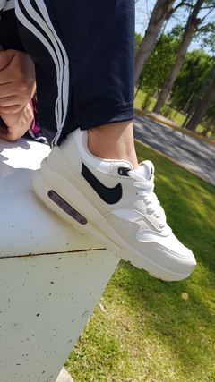 Air Max beige