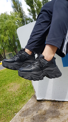 Zapatillas CONAN negro - Xiomara Calzados