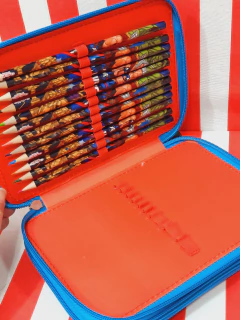 Cartuchera 2 pisos con Set Escolar AVENGERS de Cresko (020782) - Libreria Pincelada