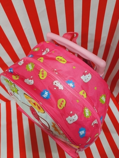 Mochila con carro 16" Hello Kitty de Wabro (025466) - tienda online