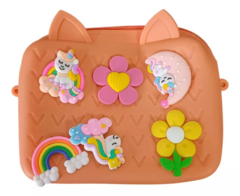 Cartera POP IT con Orejitas y Pines - ISAKITO - 7798393865452 en internet