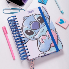 Imagen de Agenda Stitch 2025 - DIA x HOJA - 14 x 20 - MOOVING - 7799133019234