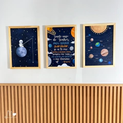 TRIO DE QUADROS ASTRONAUTA FUNDO ESCURO 03